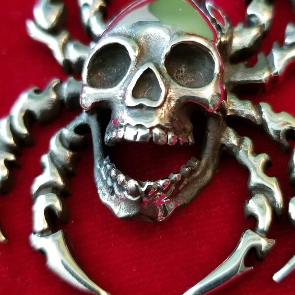 Truly creepy skull spider necklace, NWOT - Picture 3 of 9